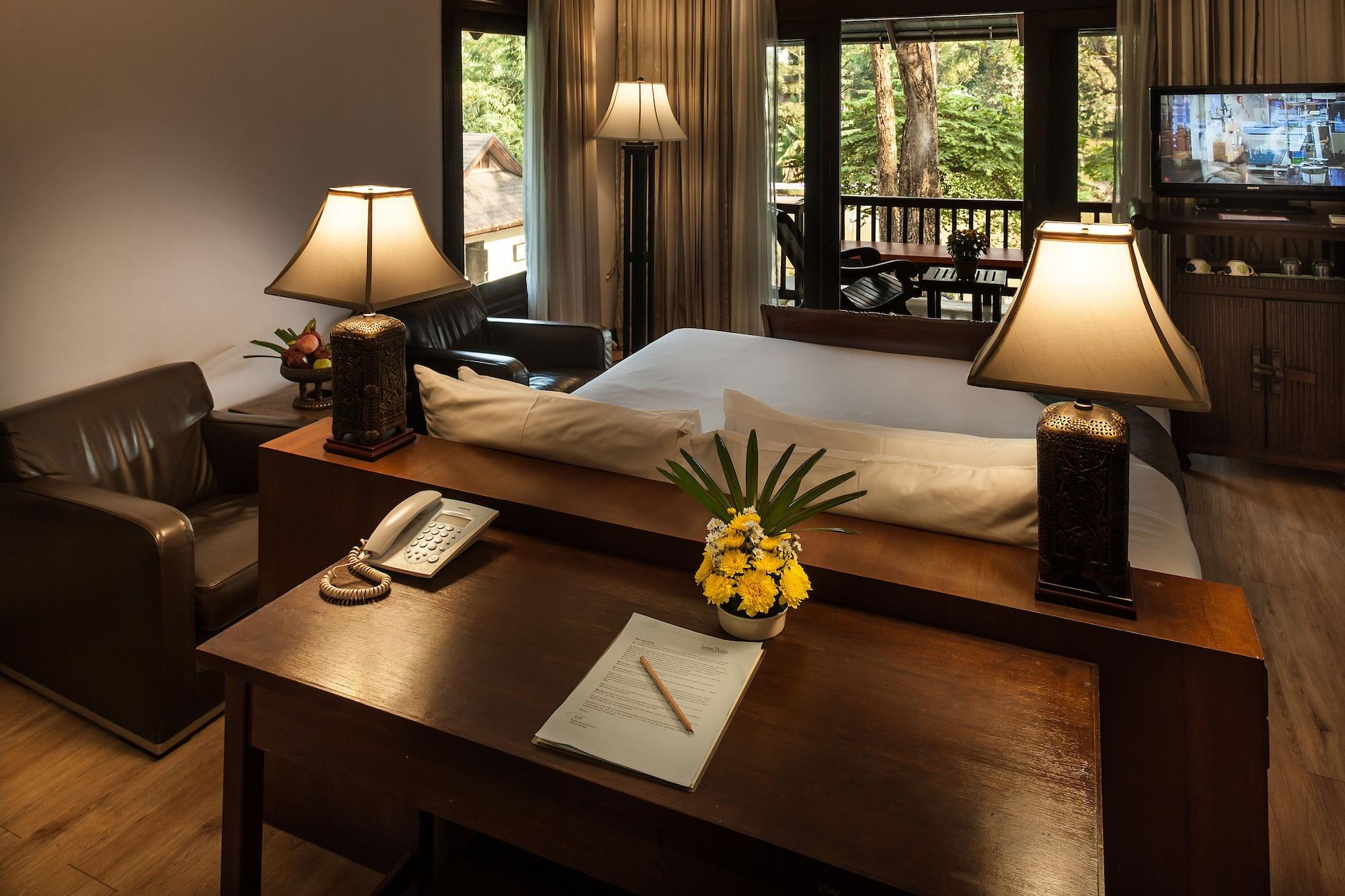 Lanna Dusita Riverside Boutique Resort Чиангмай Экстерьер фото