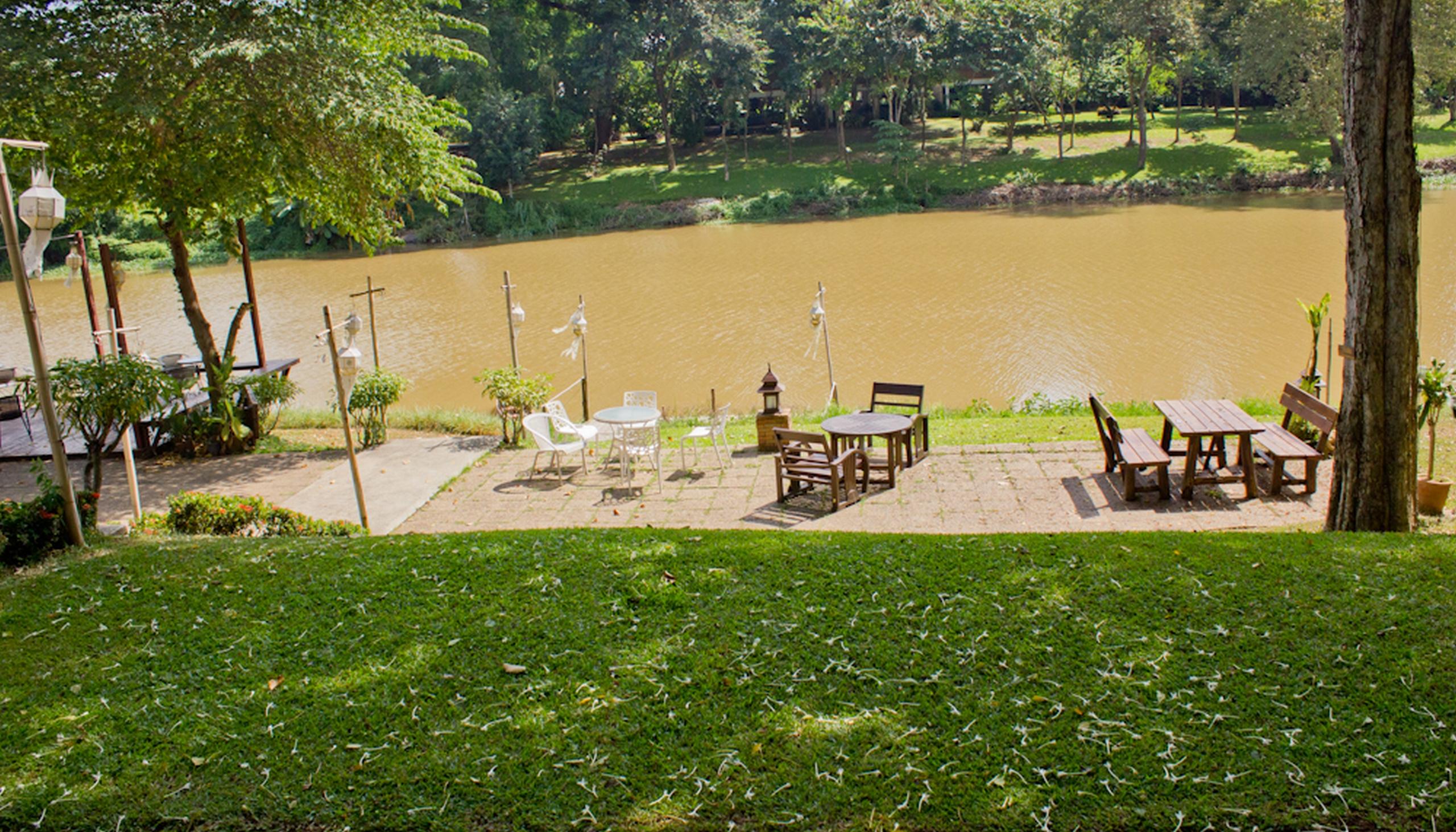 Lanna Dusita Riverside Boutique Resort Чиангмай Экстерьер фото