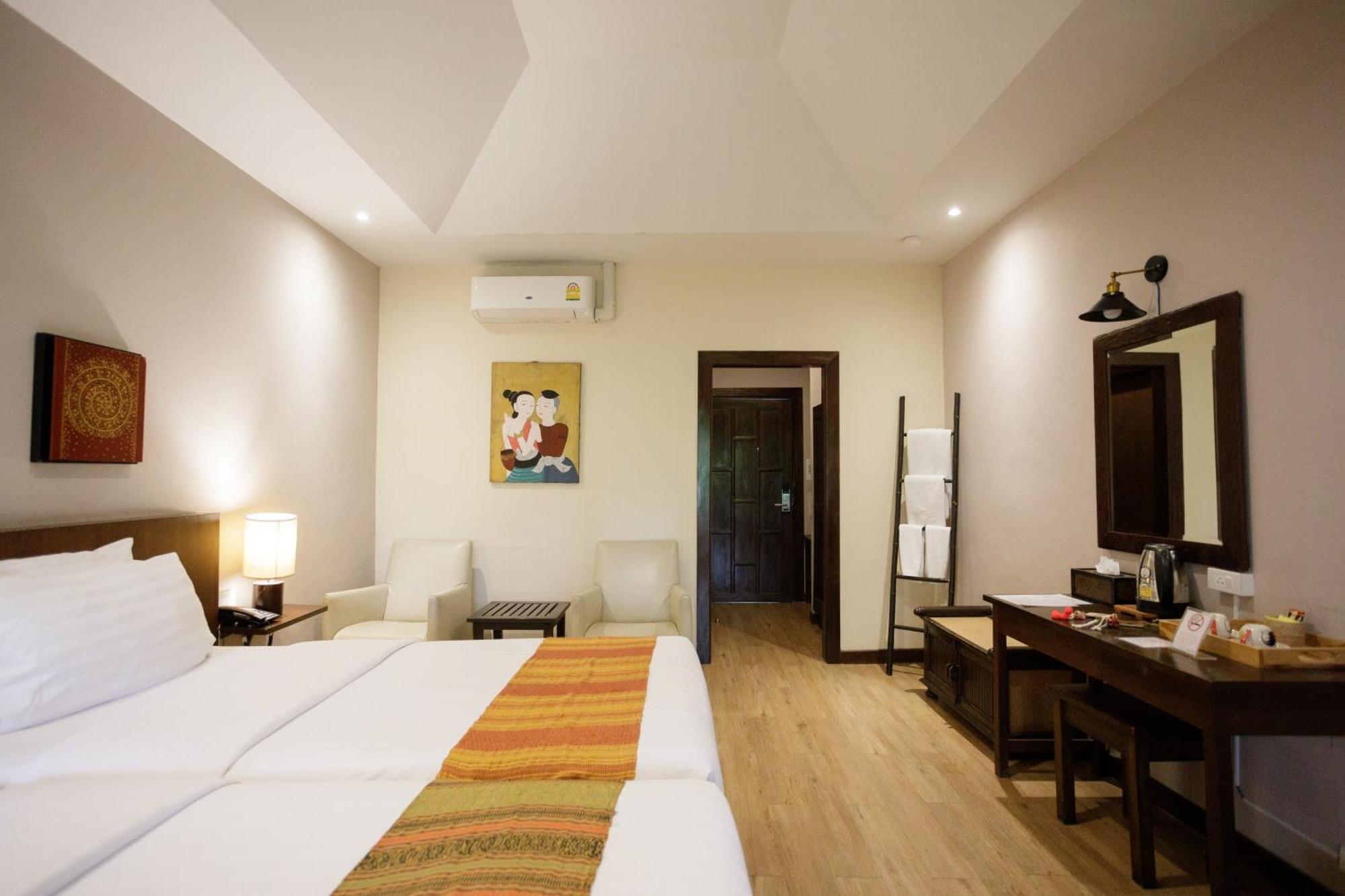 Lanna Dusita Riverside Boutique Resort Чиангмай Экстерьер фото